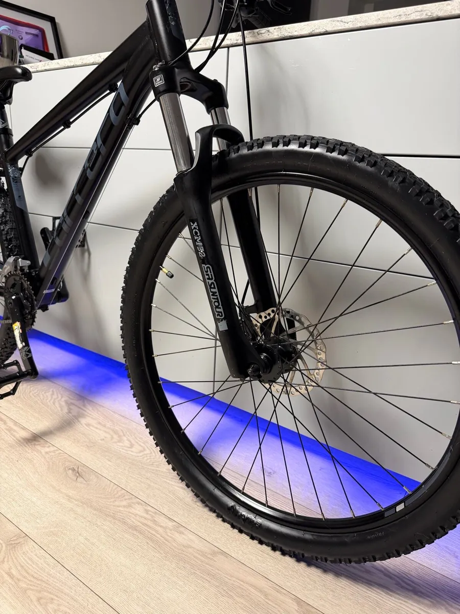 Carrera Vengeance Bike - Image 4