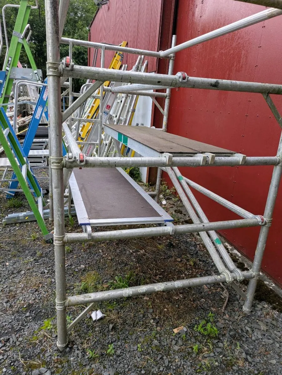Scaffolding tower - Image 1