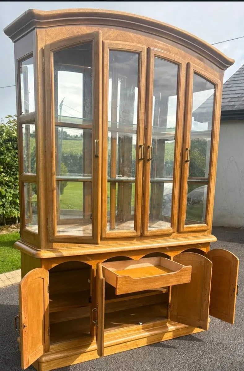 SOLID OAK DISPLAY CABINET - Image 4