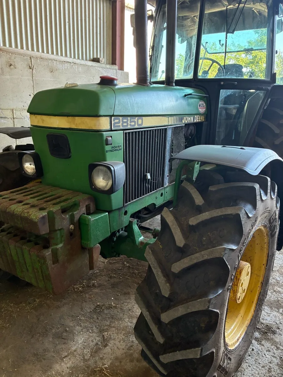 John Deere 2850 - Image 1
