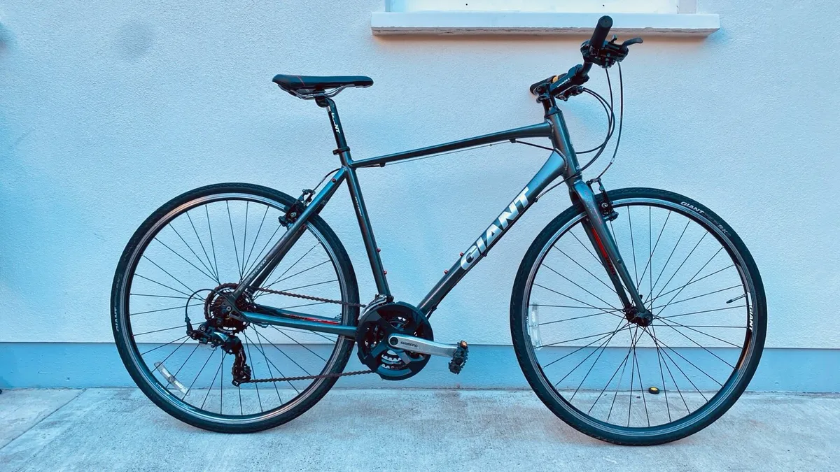 Cycle-Escape 3 Hybrid Bike (L)Serviced - Image 1
