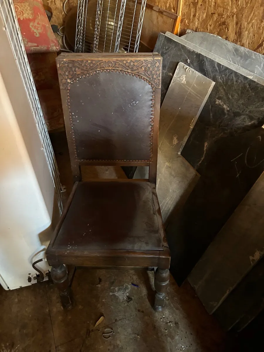 Old furniture - Image 1