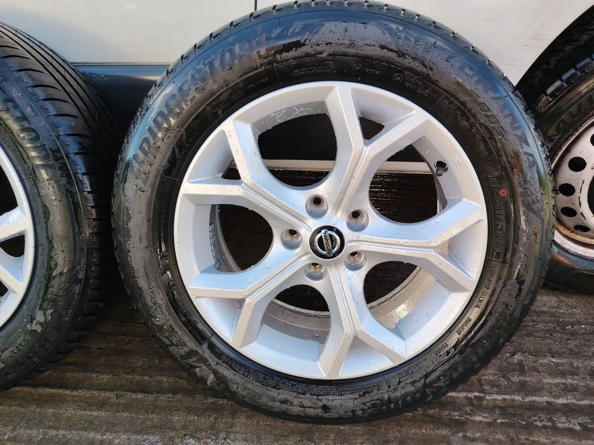 17" Nissan alloy wheels, Bridgestone tyres - Image 4