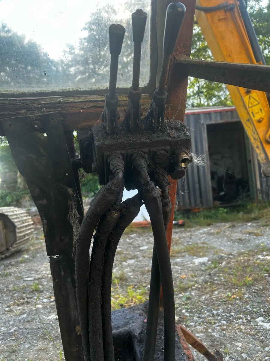 Quicke 2000 loader - Image 3