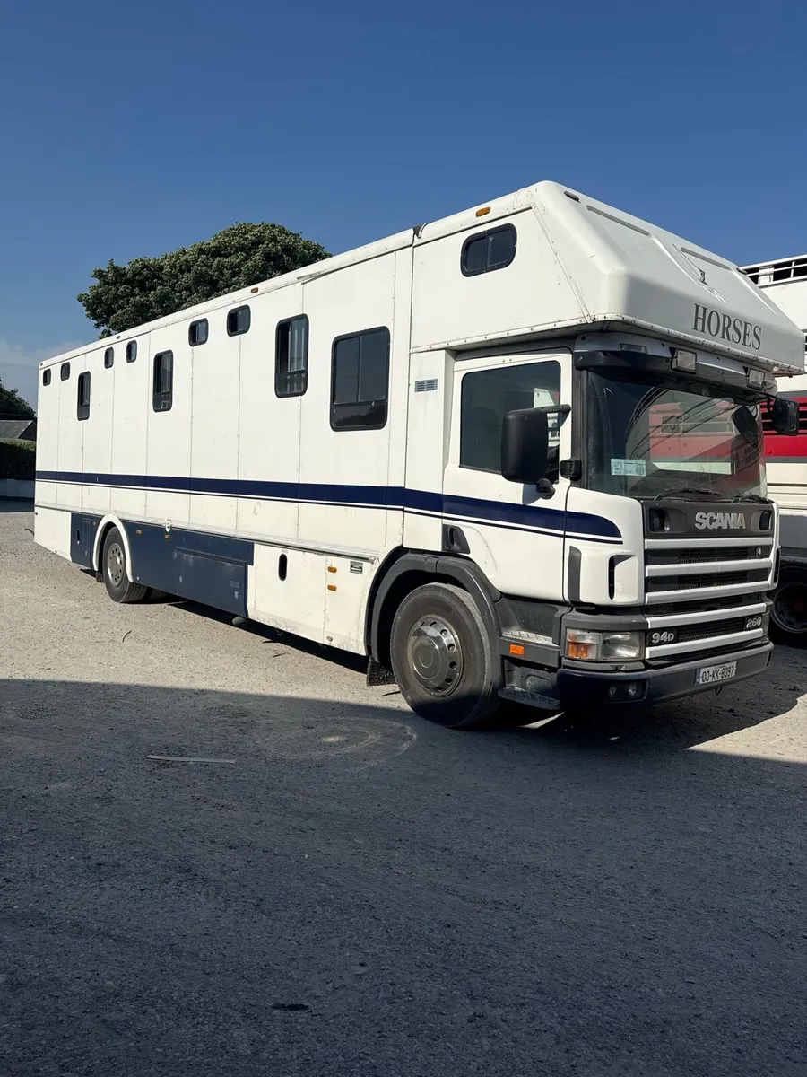 Scania 9 horse with living - Image 2
