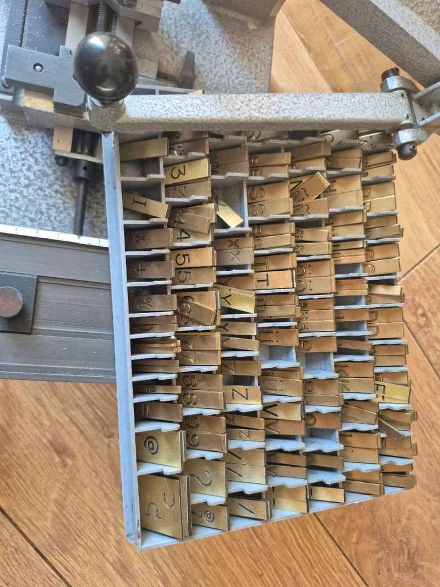 GravoGraph Engraving Machine - Image 2