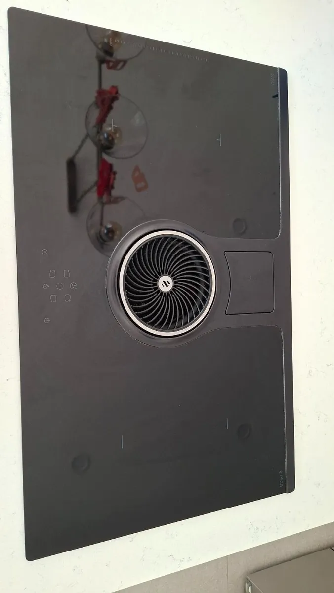 kitchen self extracting hob - Image 1