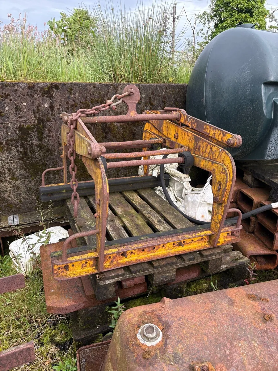 Pallets. Block grab lifter. - Image 4