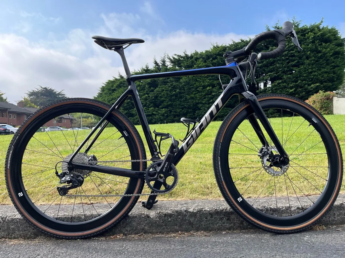 Gravel / Hybrid Bike Full Carbon Giant TCX Adv Pro - Image 1