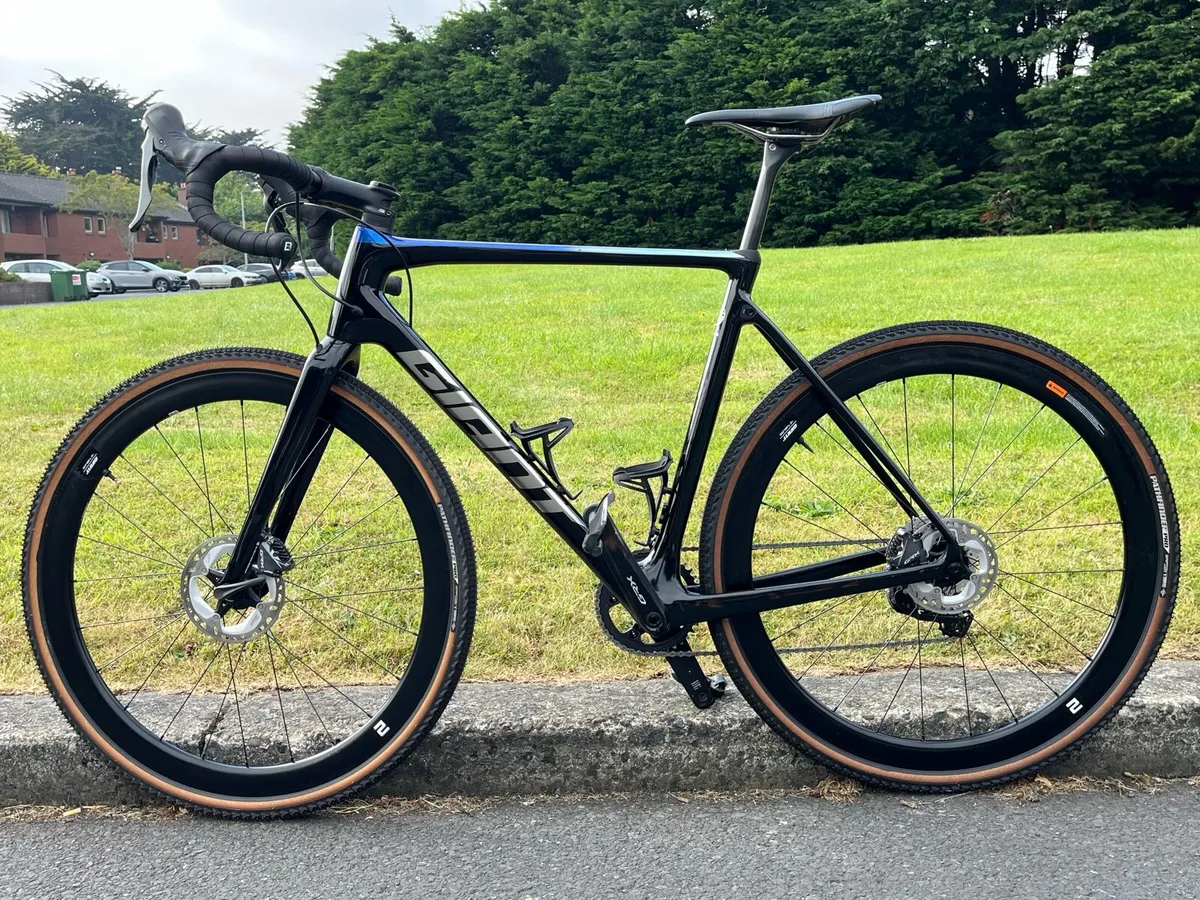 Gravel / Hybrid Bike Full Carbon Giant TCX Adv Pro - Image 2