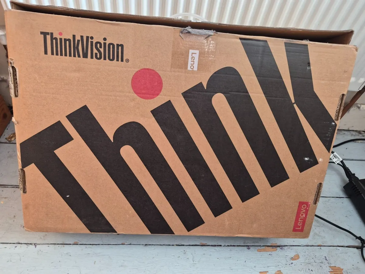 ThinkVision T221-20 Flat Panel Monitor LED BACKLIG - Image 2