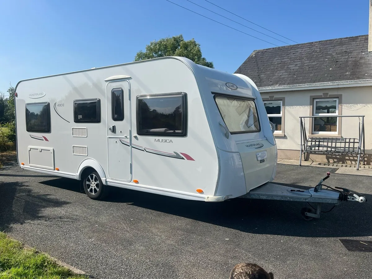 LMC 4 BERTH CARAVAN 2012 SINGLE AXLE - Image 2