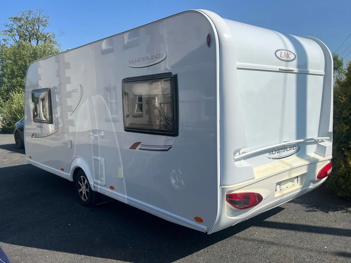 LMC 4 BERTH CARAVAN 2012 SINGLE AXLE - Image 4