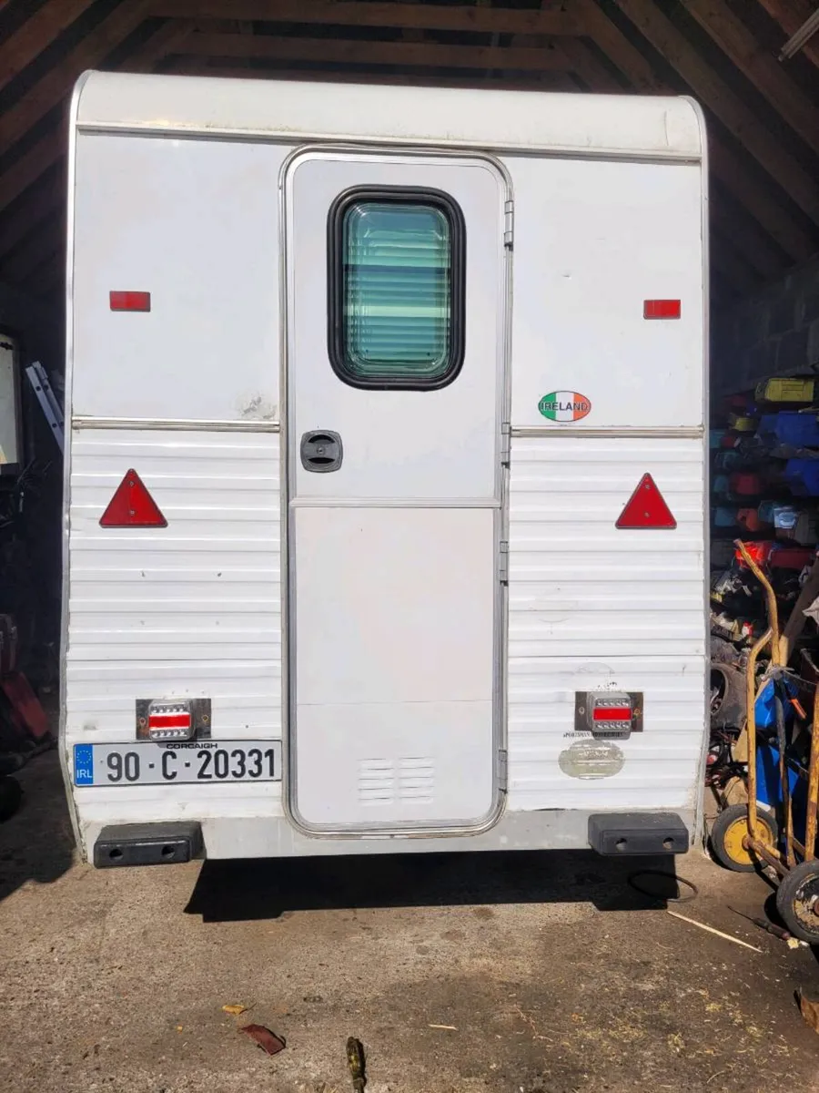 Project  camper for sale needs engine - Image 3