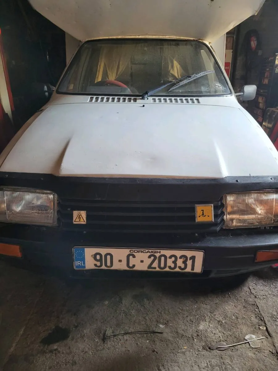 Project  camper for sale needs engine - Image 1