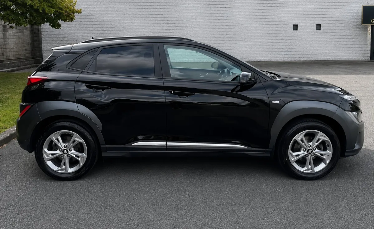 2021 Hyundai Kona Executive - Image 3