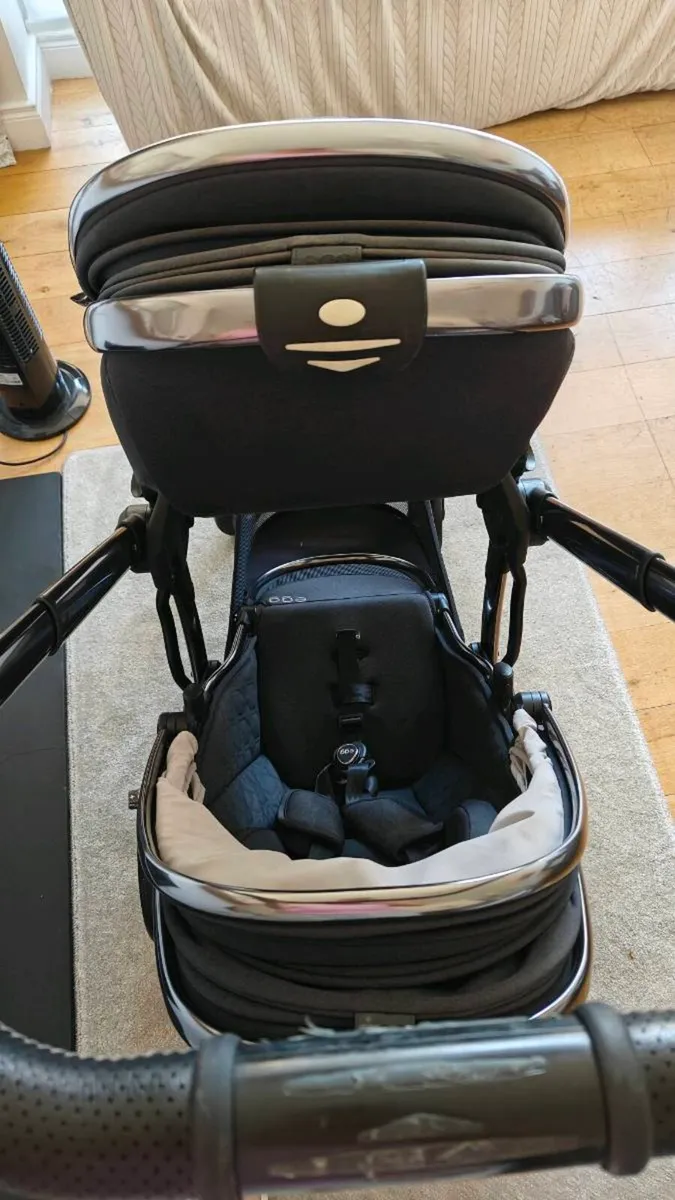 Egg2 travel system - Image 3