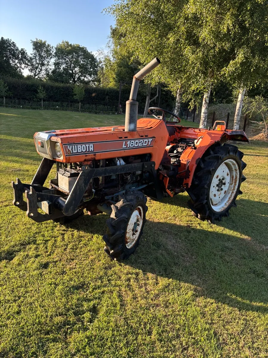 Kubota L1802DT Compact tractor (334 hours) - Image 4