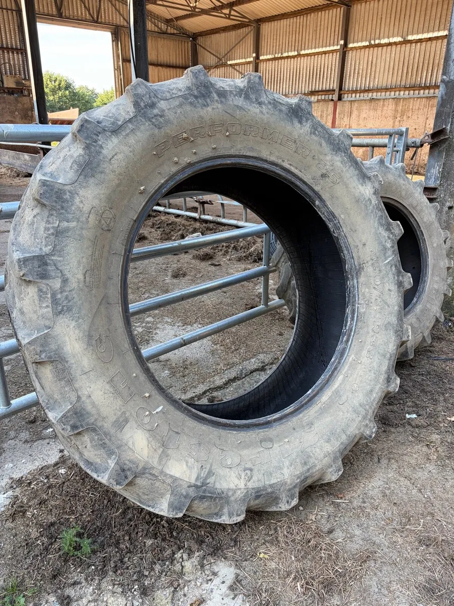 Tractor tyres - Image 1