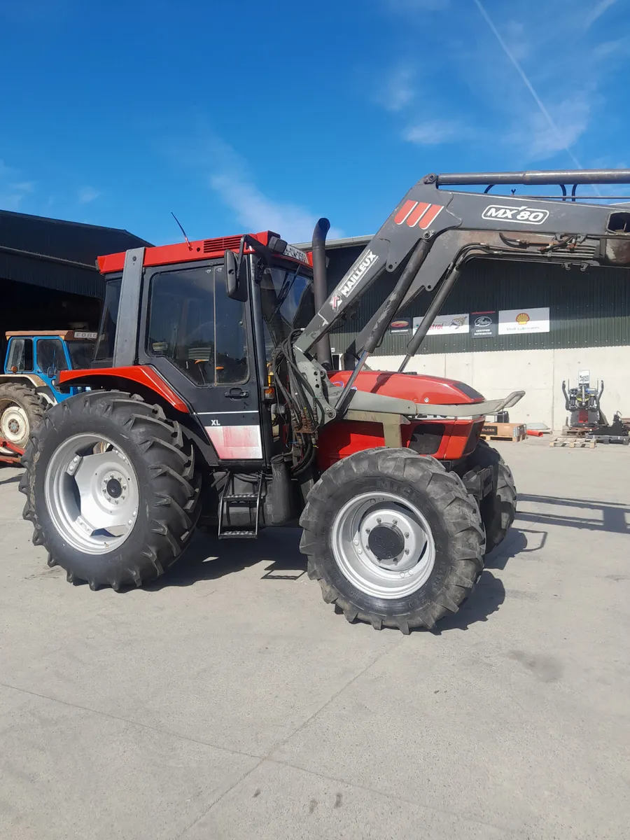 Case 4240 tractor | 7637 genuine hours - Image 2