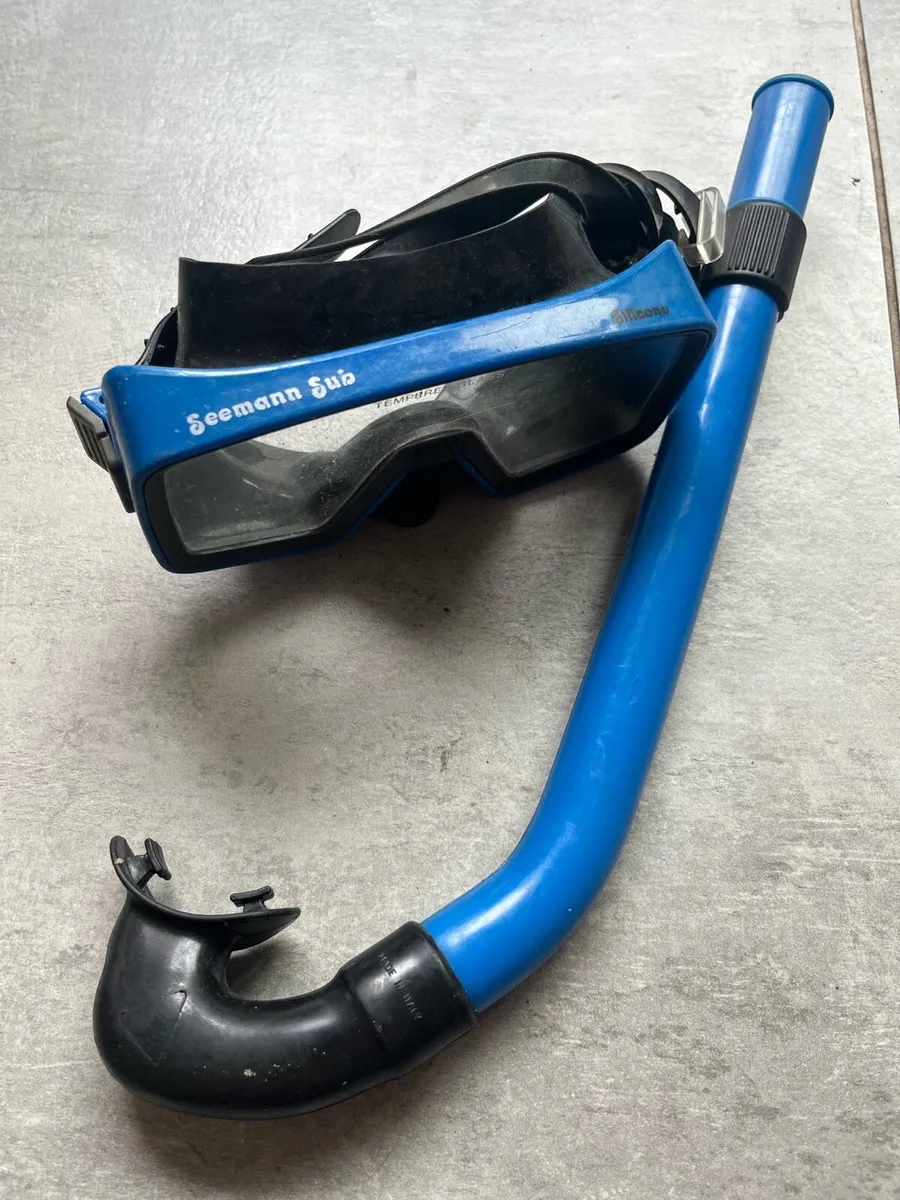 Snorkel and mask - Image 1