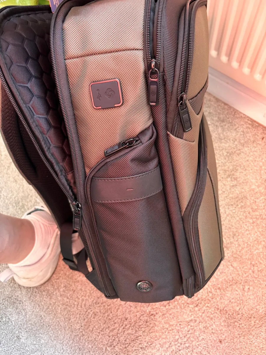 Samsonite Pro DLX 6 new backpack - Image 4
