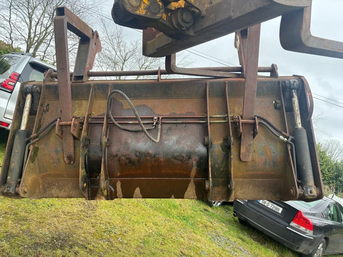 jcb 3cx 4 in one bucket - Image 2
