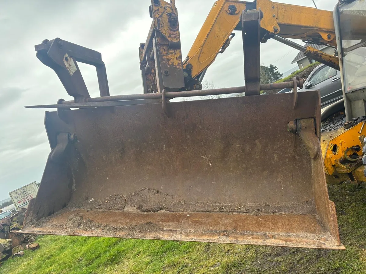 jcb 3cx 4 in one bucket - Image 4