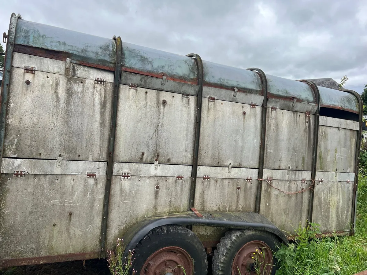 Trailer - Image 2