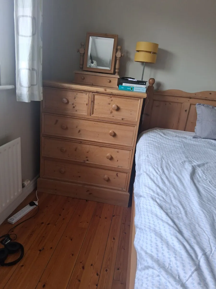Bedroom furniture - Image 2