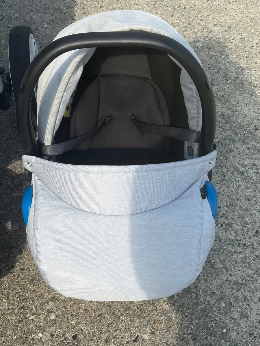 Pram - Image 3