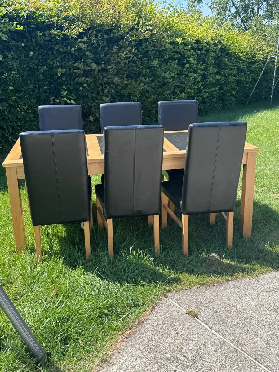 Table and chairs - Image 2