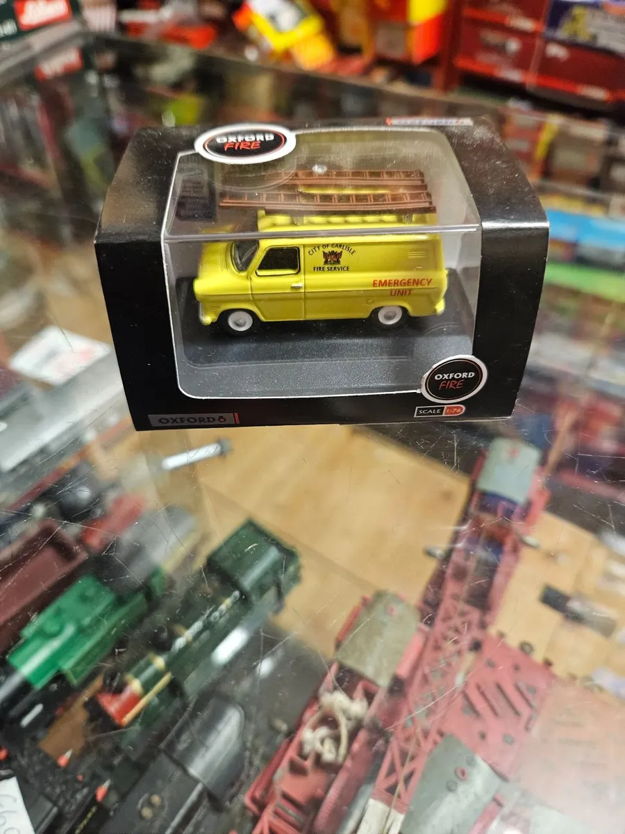 Corgi Oxford Ford Transit Van - Image 2