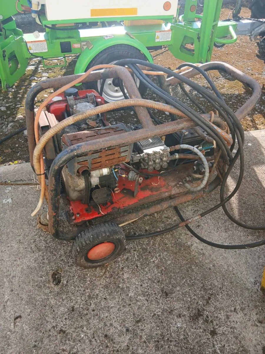 Power washer - Image 1