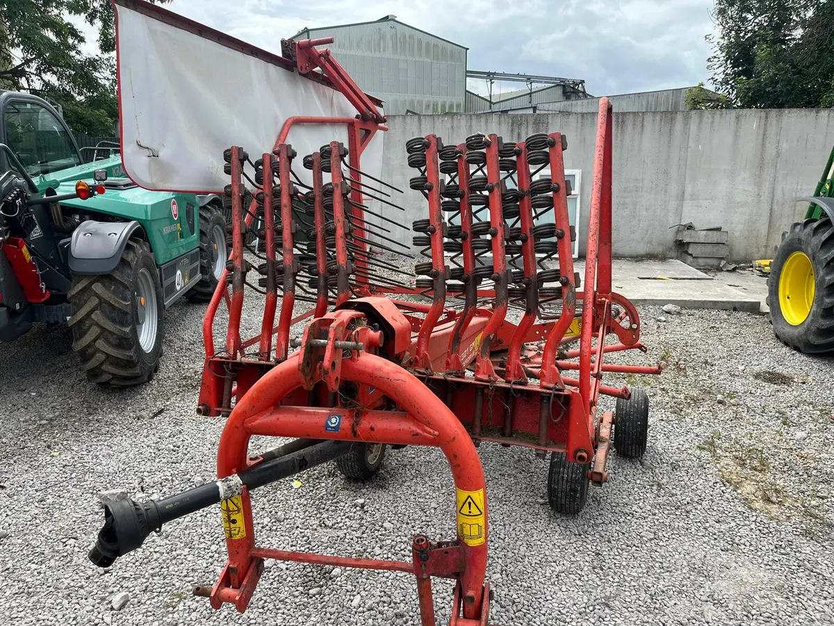 Kuhn 4321 Single Rotor Rake - Image 4