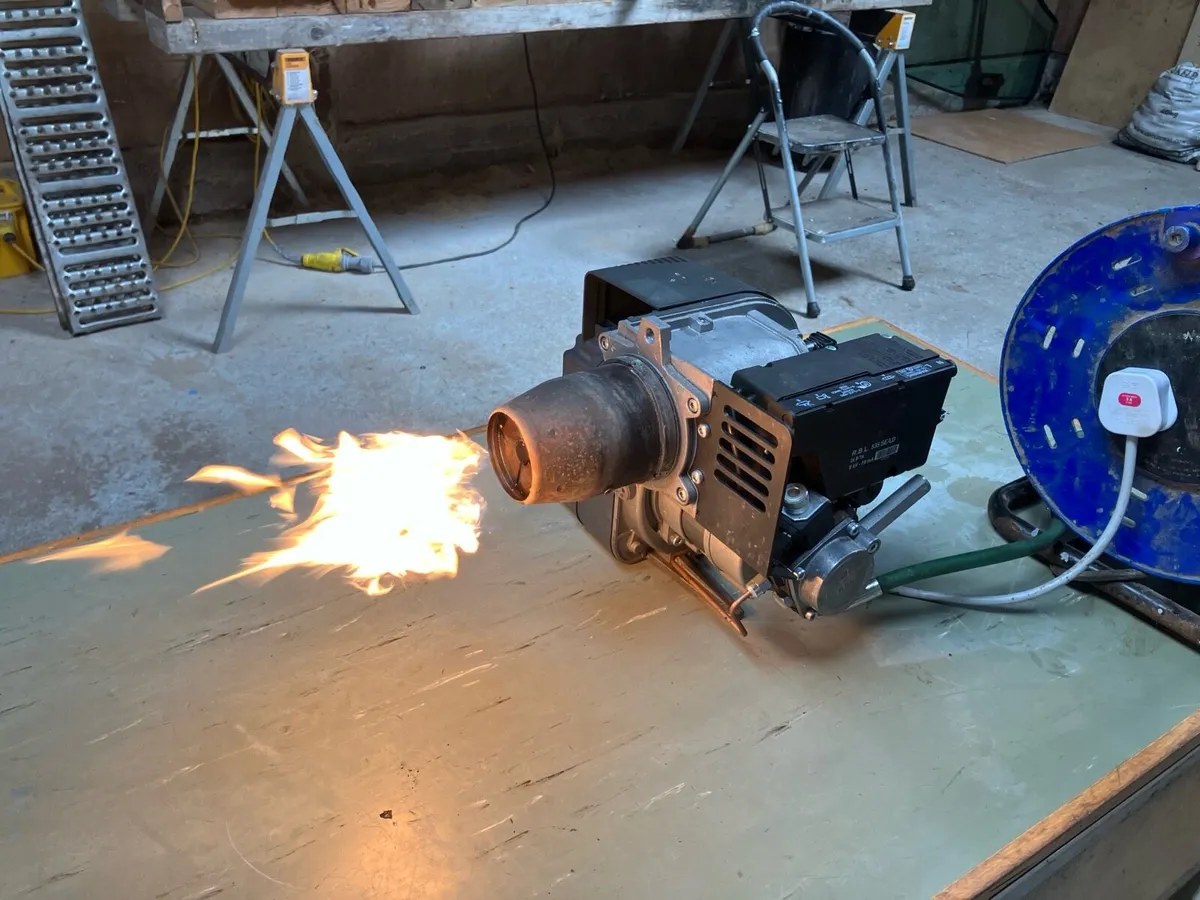 Oil burner - Image 4