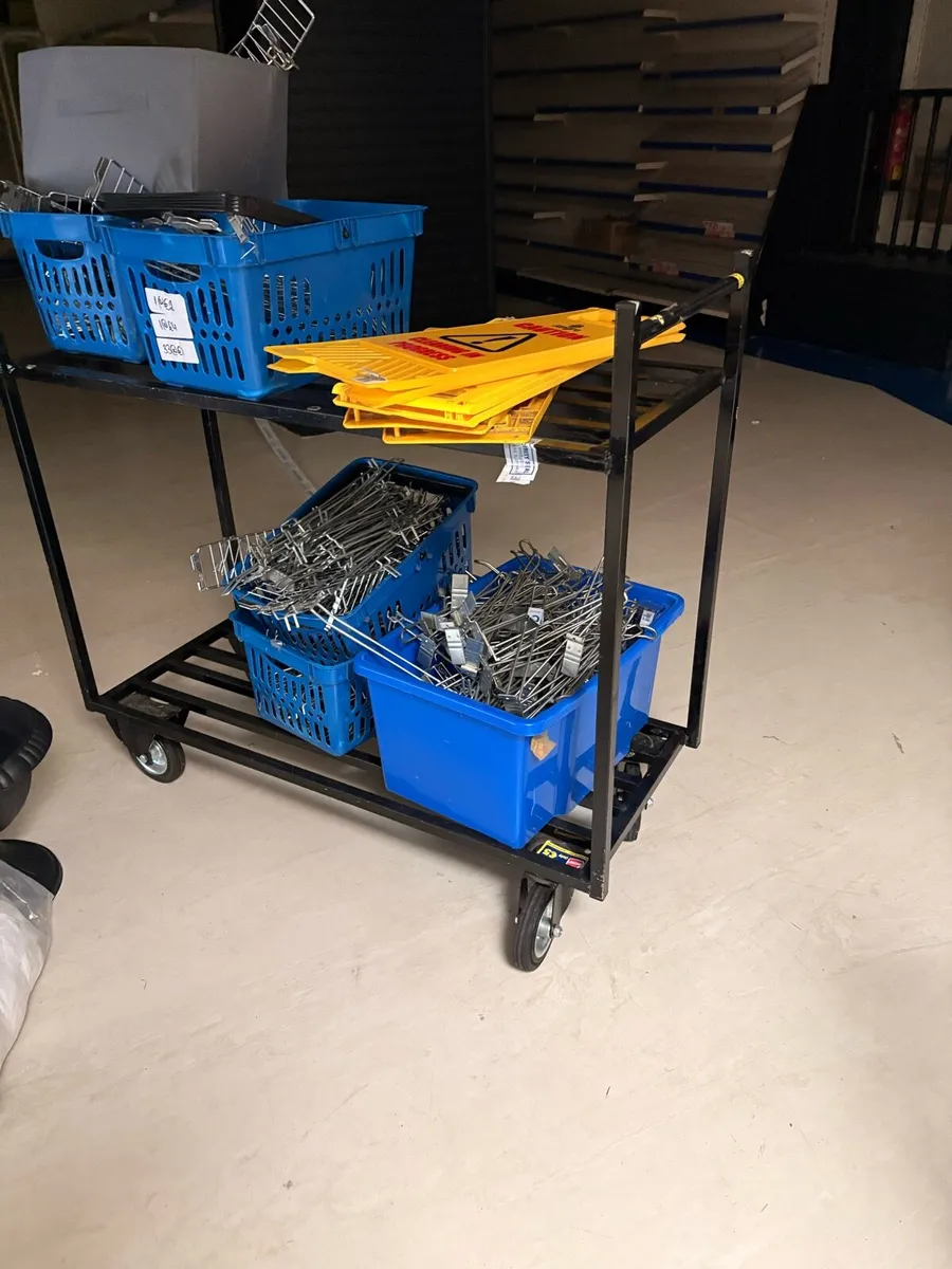 Steel trolleys with wheels - Image 2