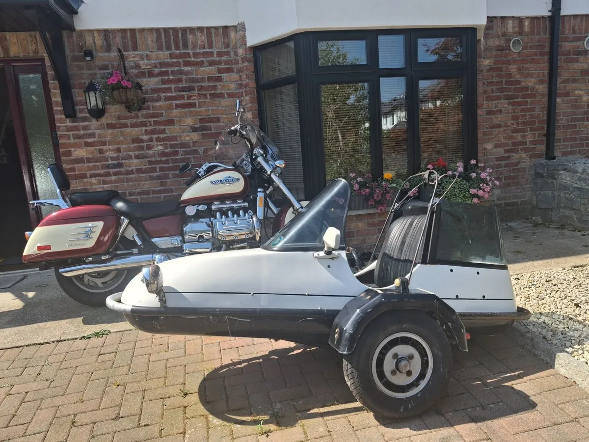 Motorcycle sidecar - Image 1