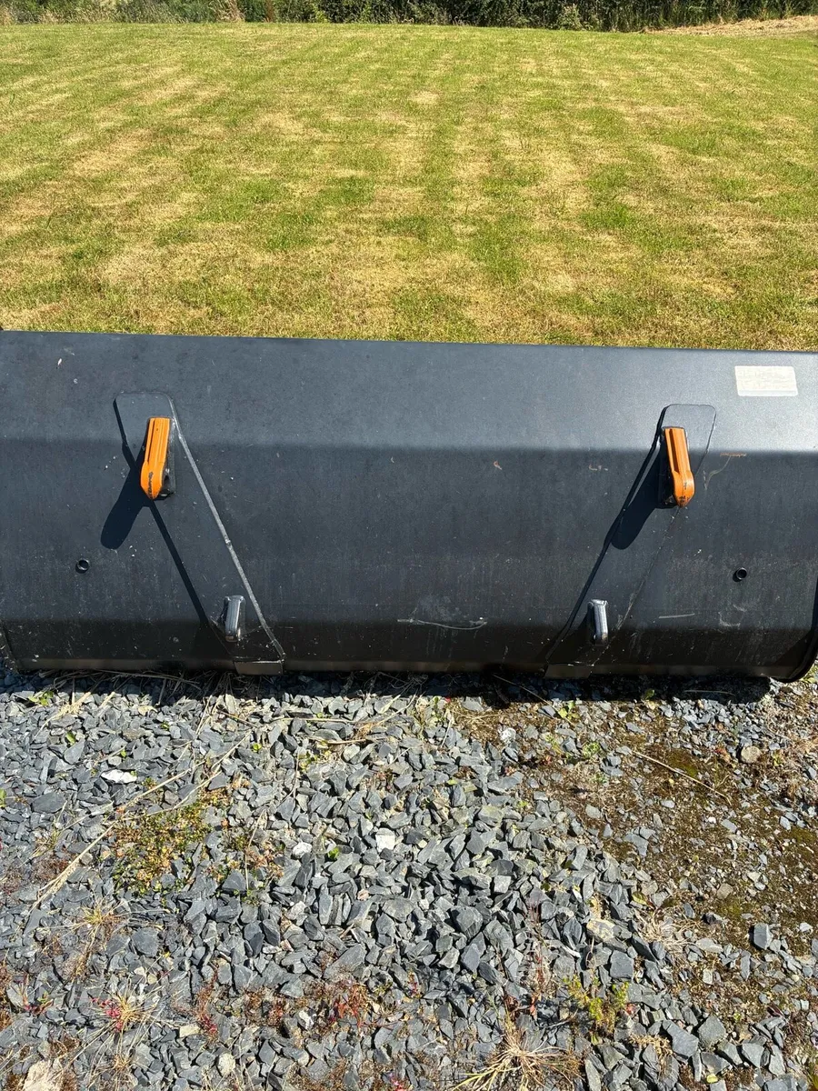Quicke loader bucket - Image 2