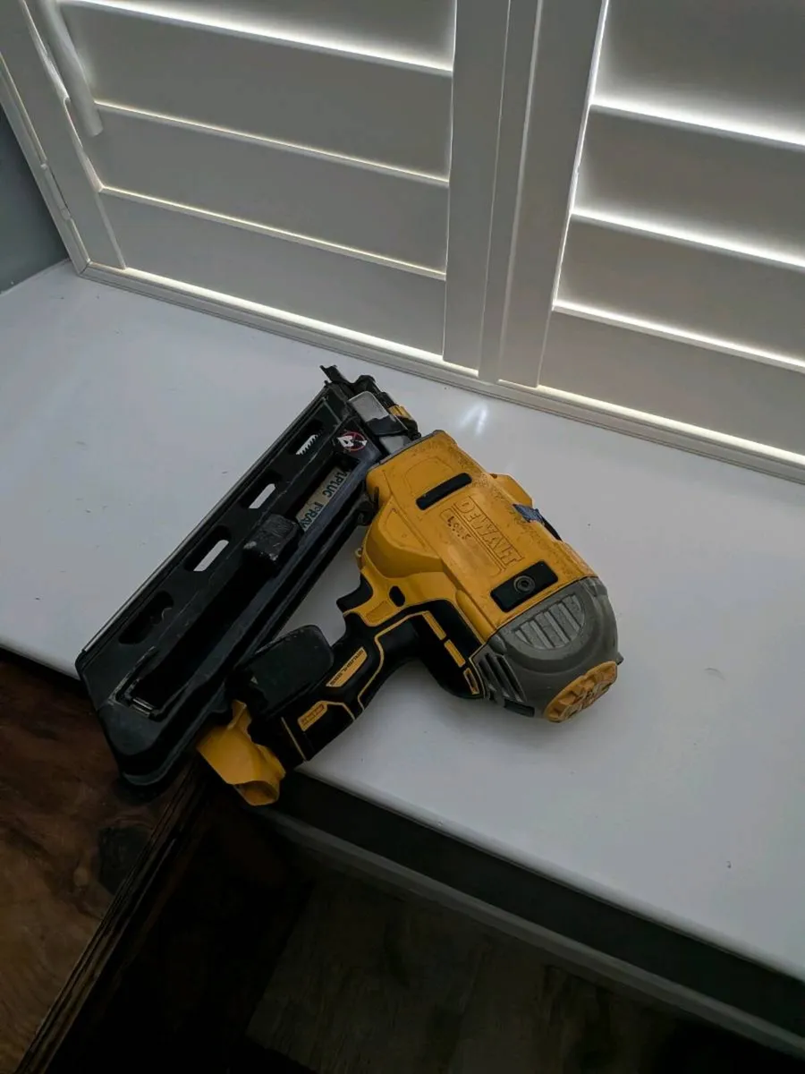 DeWalt 1st fix nail gun for parts - Image 1