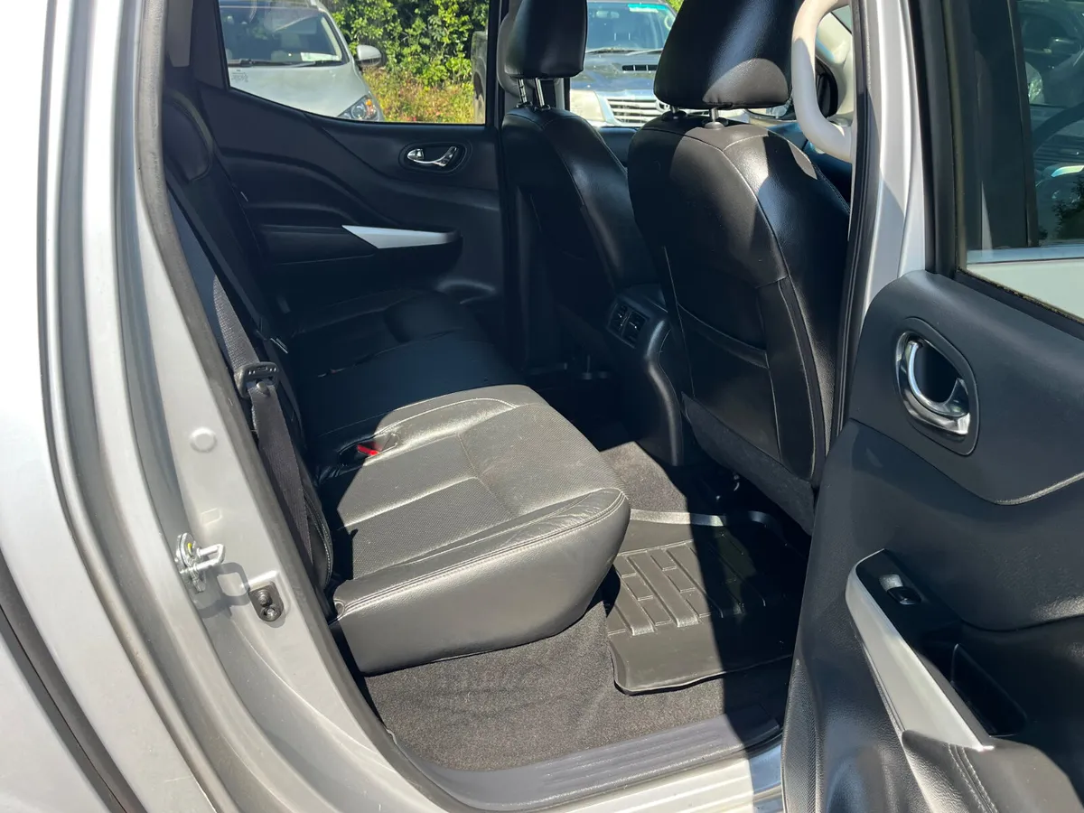NISSAN NAVARA 2.3 DCI TEKNA AUTO *NO VAT* - Image 2