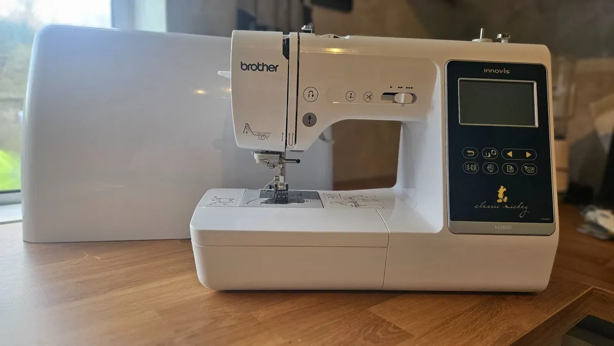 Brother Innovis M280D - Image 2