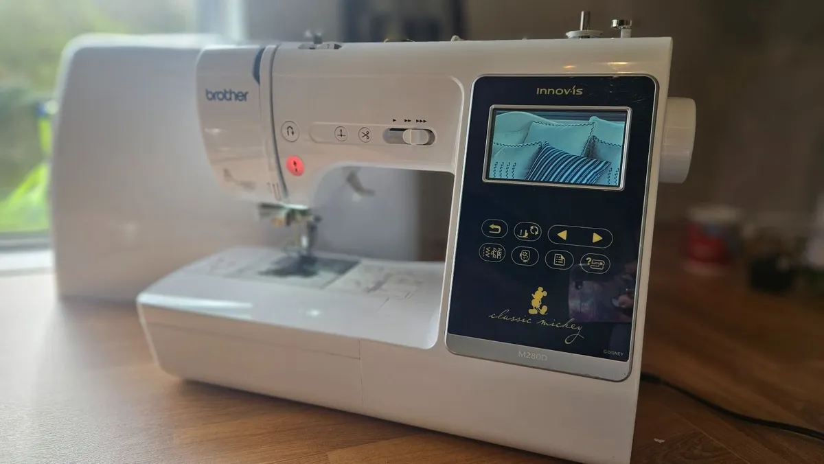 Brother Innovis M280D - Image 3