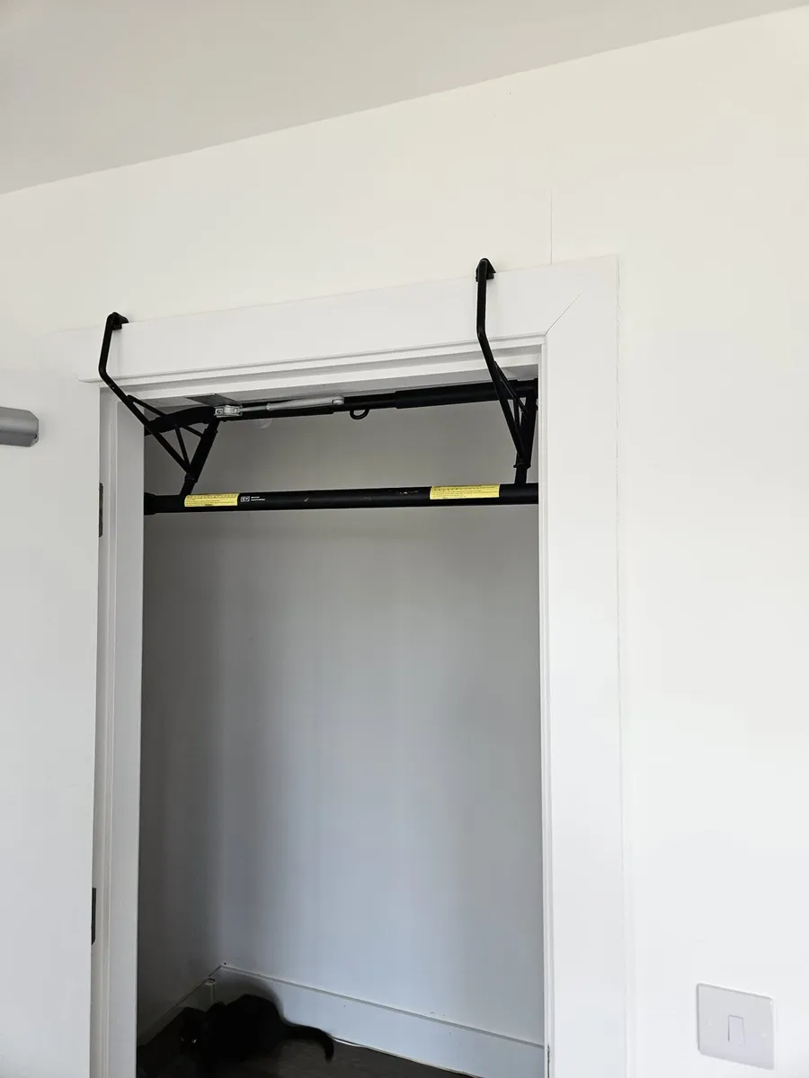 Doorway Pull up fitness bar - Image 1