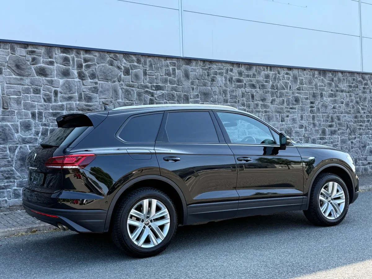 2023 Volkswagen Touareg 3.0TDI 2 Seat Comm - Image 3