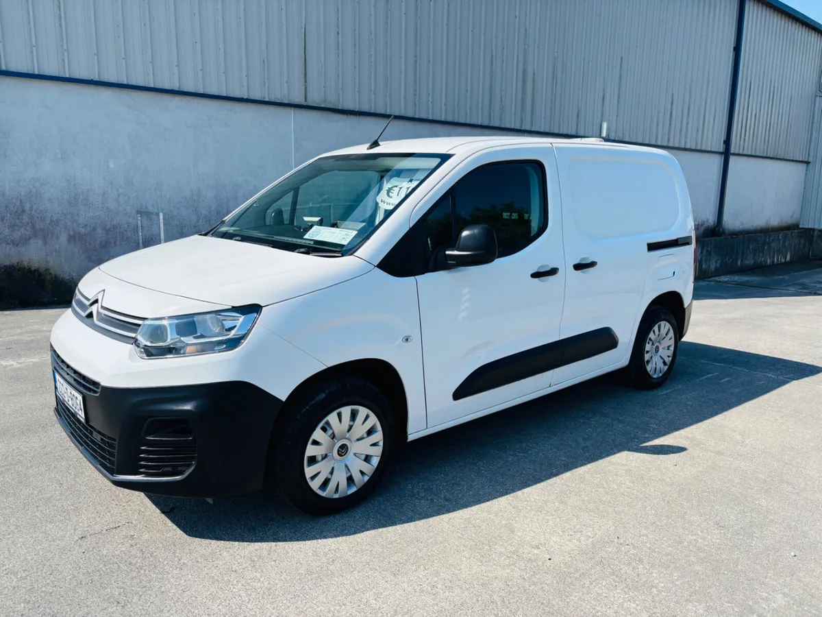 2022 Citroen Berlingo 1.5 100bhp €11,950 + VAT - Image 1