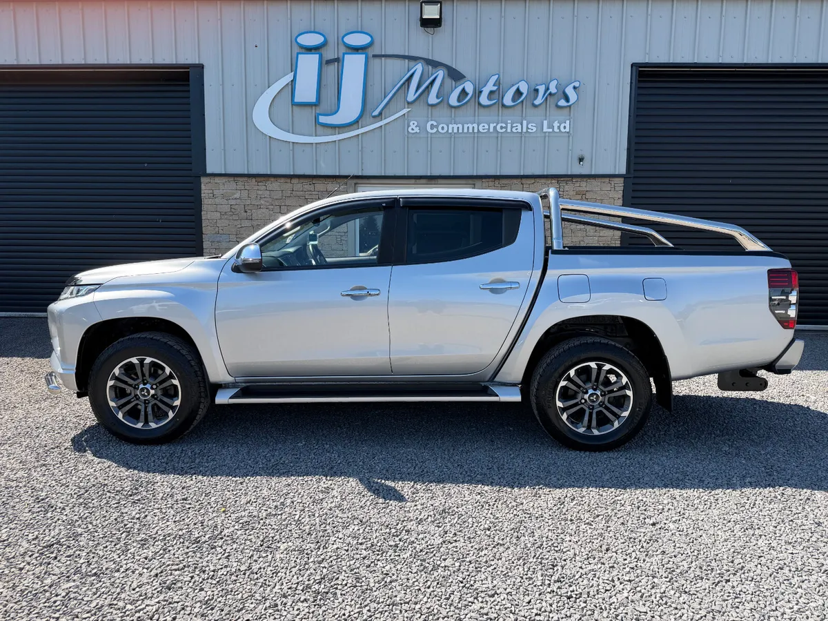 21 MITSUBISHI L200 2.3 DI-D 150 BARBARIAN 4WD CREW - Image 4