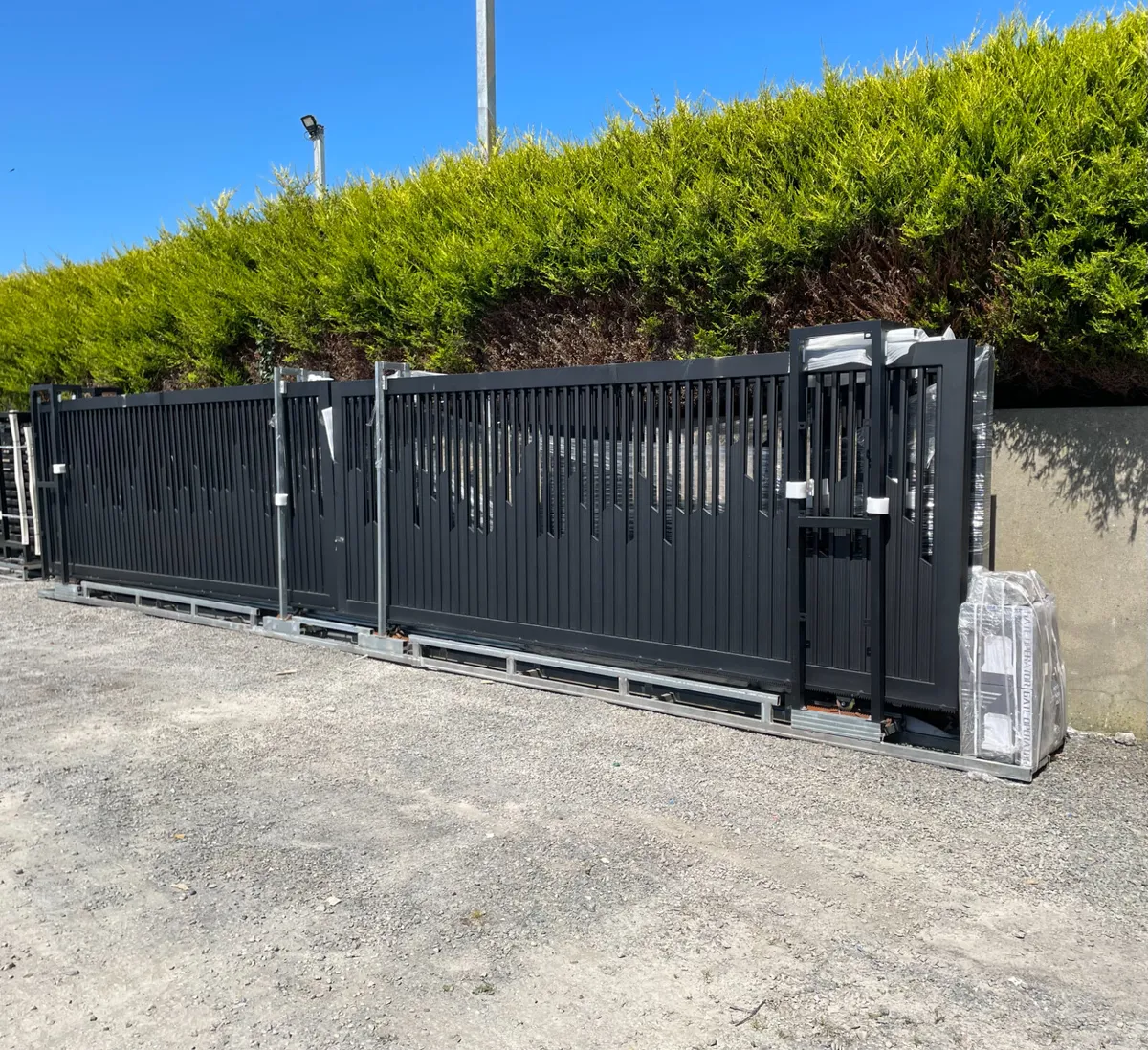 New 32ft Electric Sliding Gate **Online Auction** - Image 4
