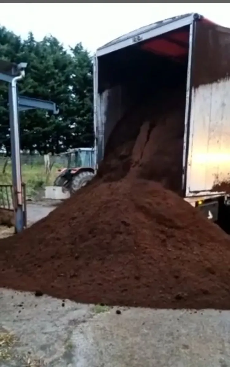 Peat Bedding For Sale - Image 3