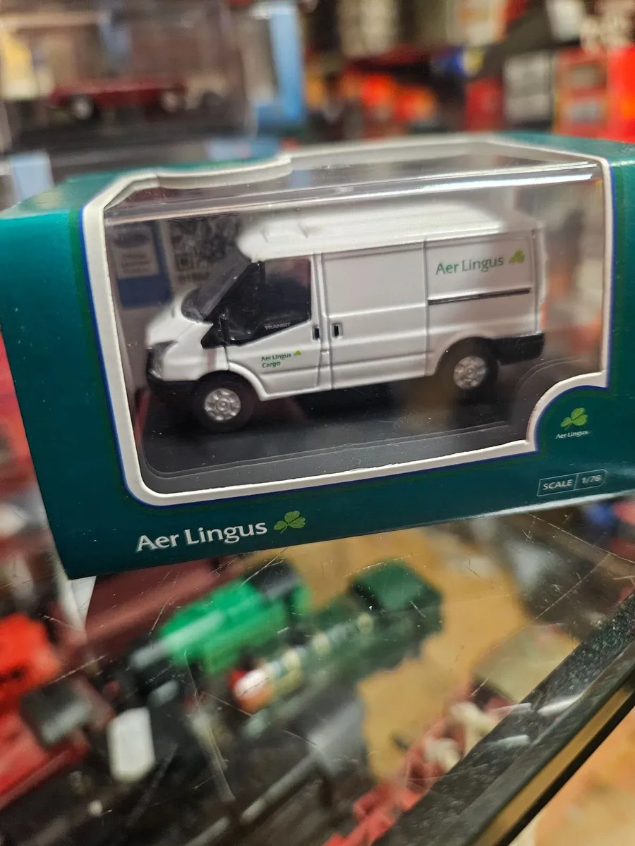Corgi Oxford Aerlingus Ford Transit Van - Image 2